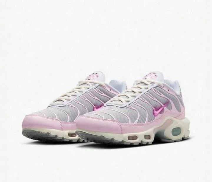 Nike Women's Air Max Plus - Pink/Grey