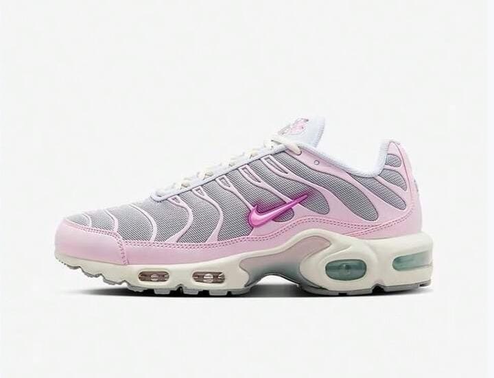 Nike Women's Air Max Plus - Pink/Grey